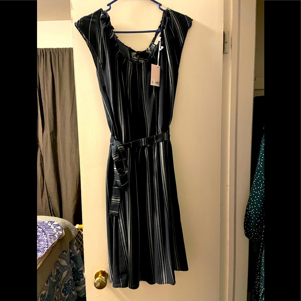 Short sleeved dress